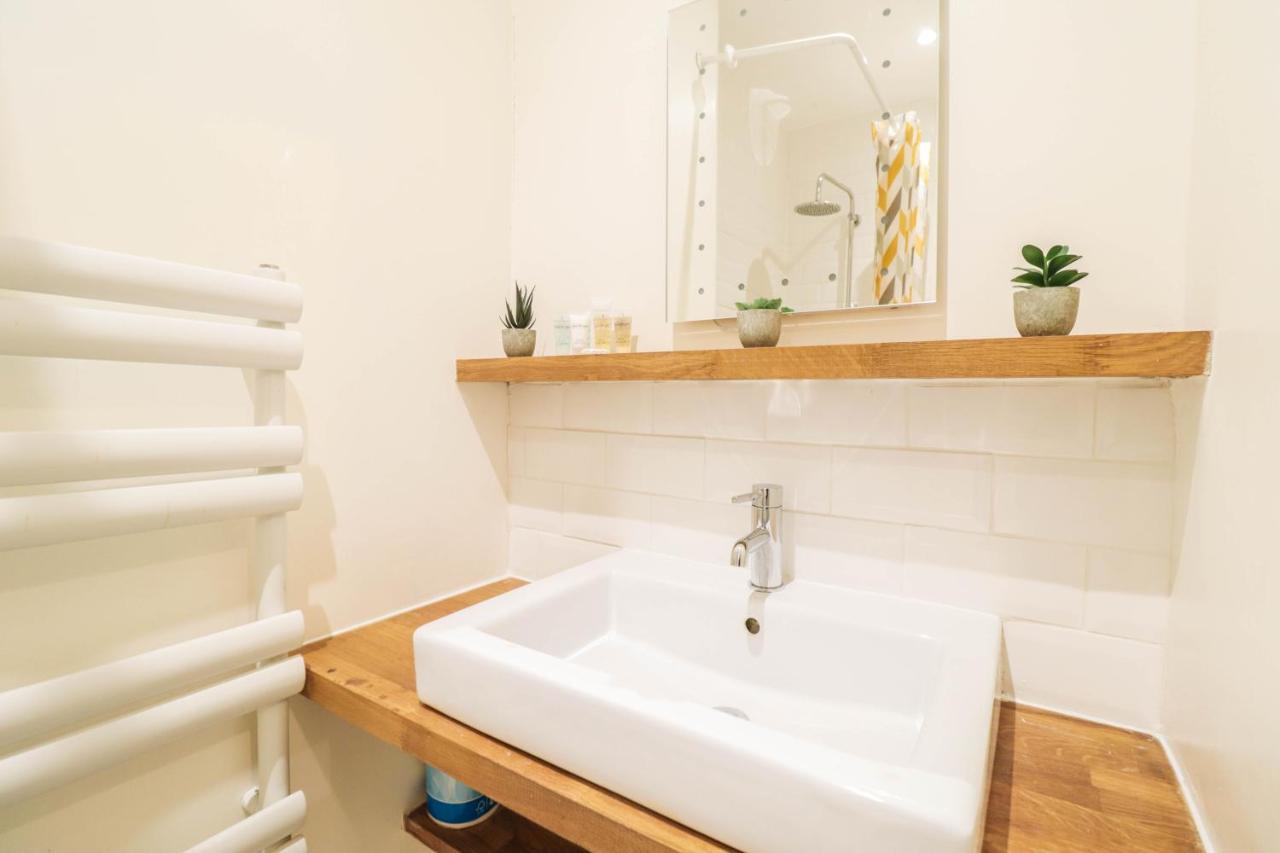 Appartamento Beautiful 2-bedroom Flat Just Steps From Oval Station