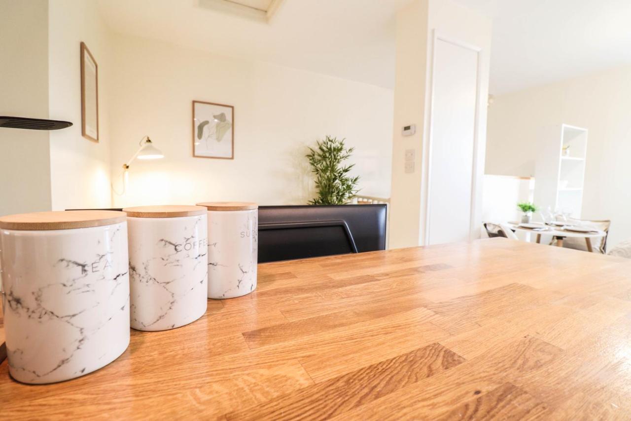 Appartamento Beautiful 2-bedroom Flat Just Steps From Oval Station Londra