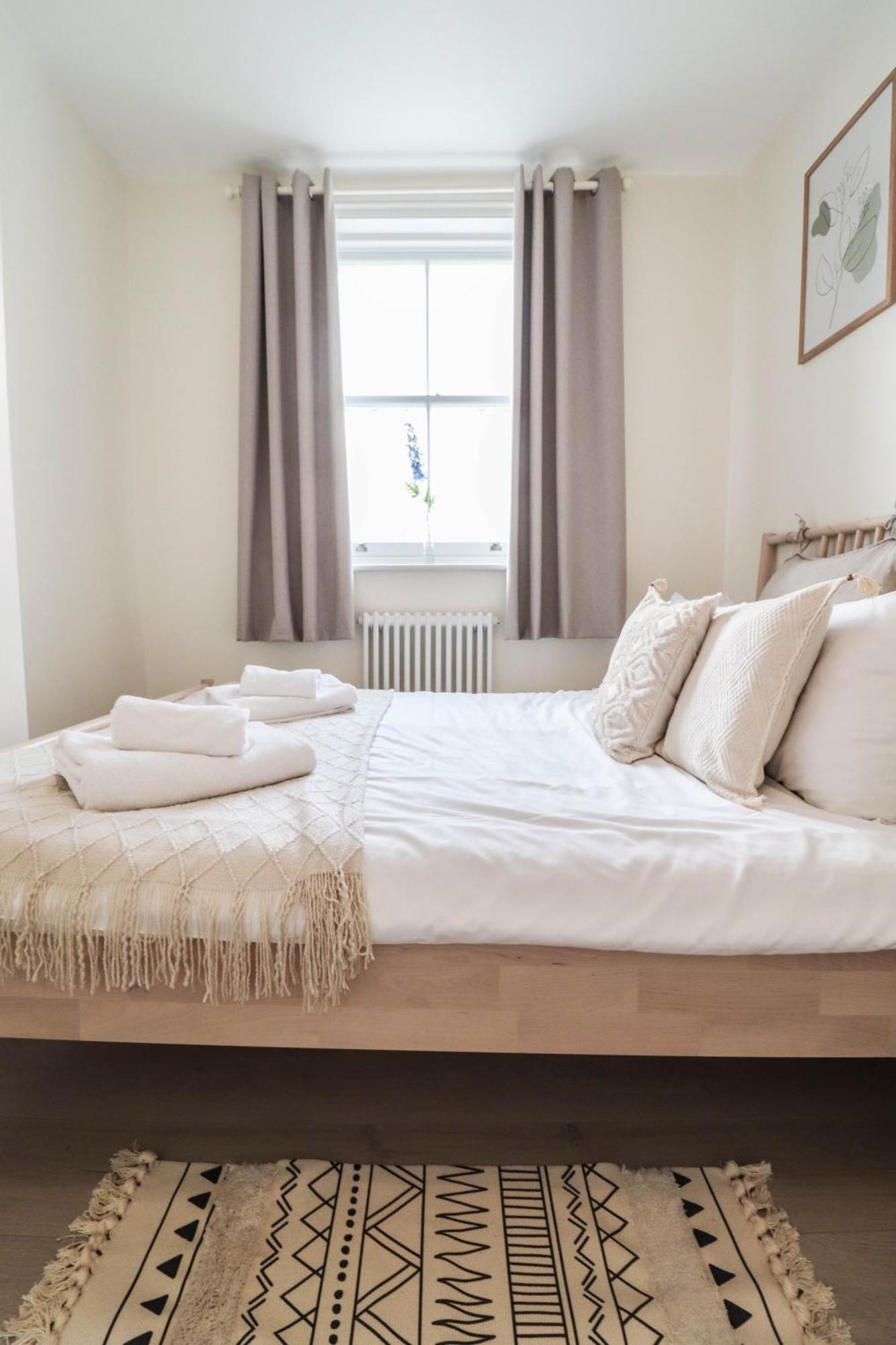 Appartamento Beautiful 2-bedroom Flat Just Steps From Oval Station Londra